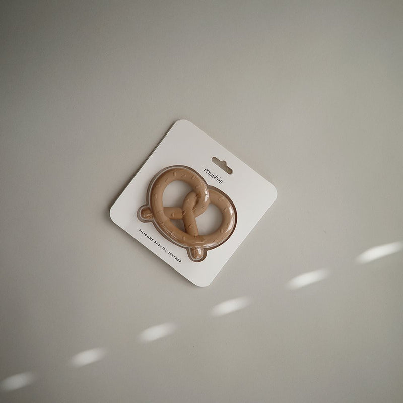 Mushie Teether - Pretzel - Natural