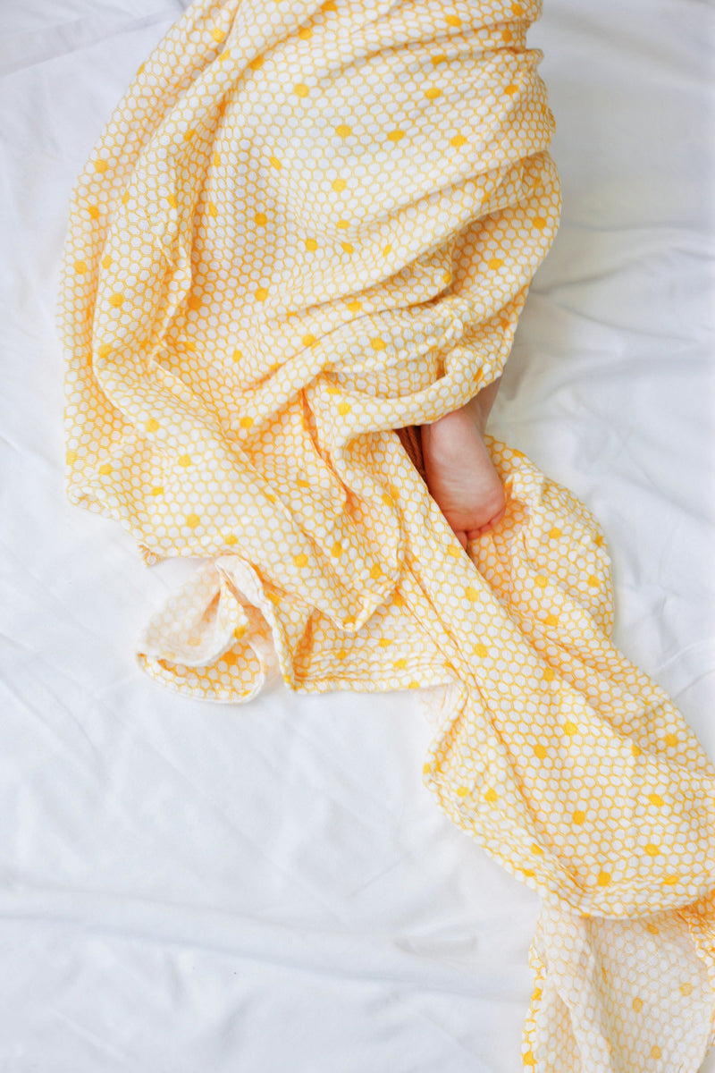 Organic Swaddle Set - Busy Bees (Bee & Hive)