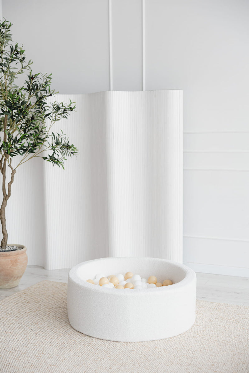 Monio - White Boucle Ball Pit + Balls (colour of your choice)
