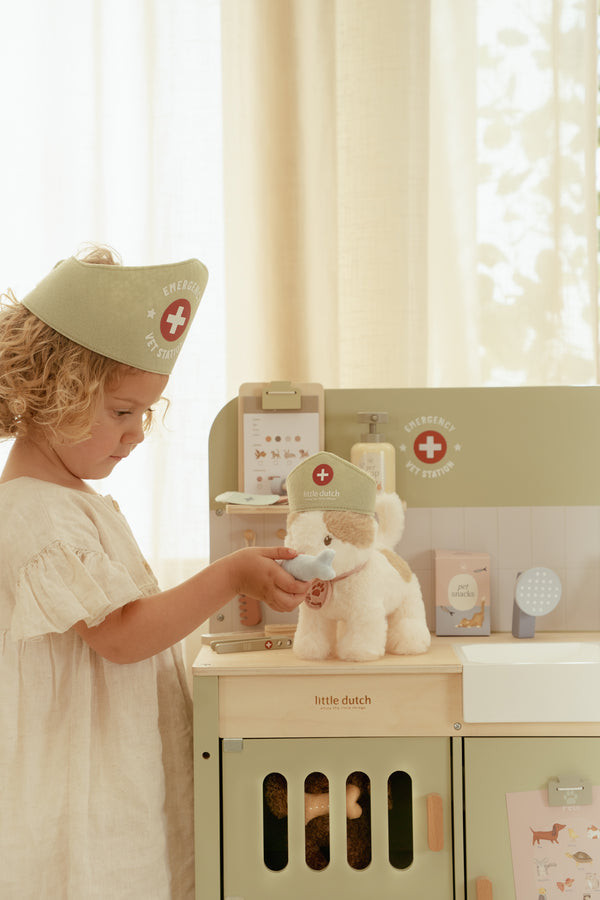 Little Dutch - Wooden Veterinary Practice