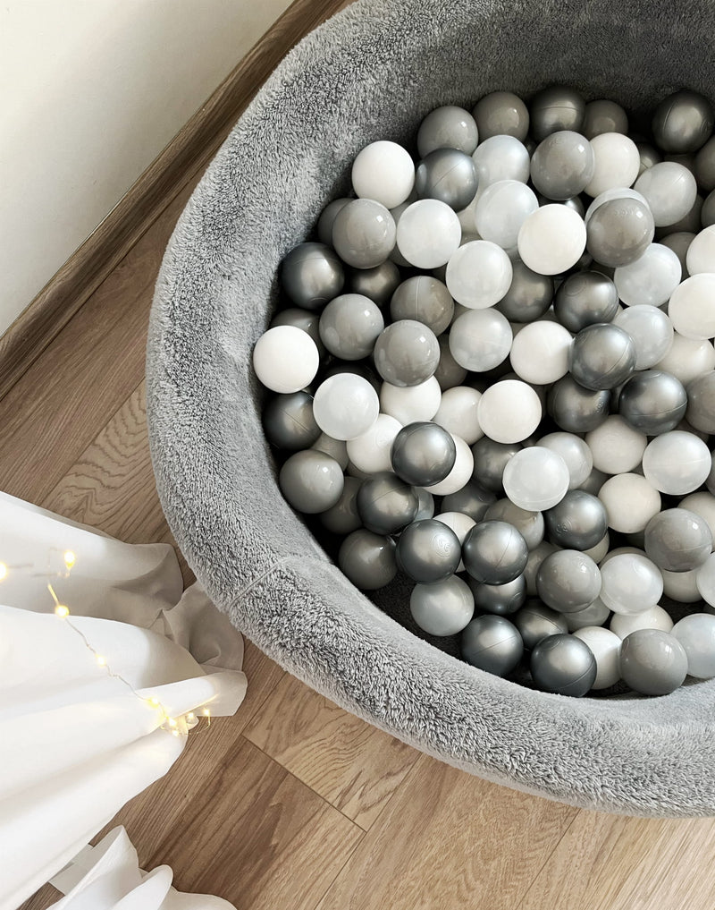 Plush Ball Pit + 200 Balls (colour of your choice)