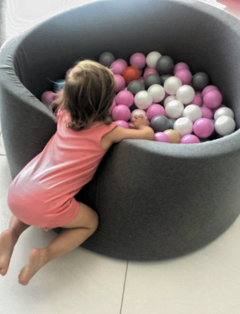 Ball Pit + 200 Balls (colour of your choice)